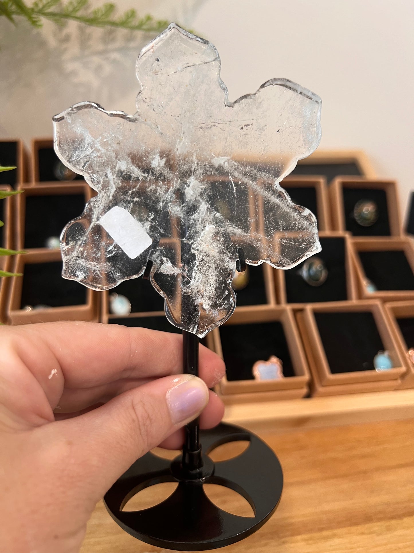 Clear quartz snow flakes (phantom inclusions)