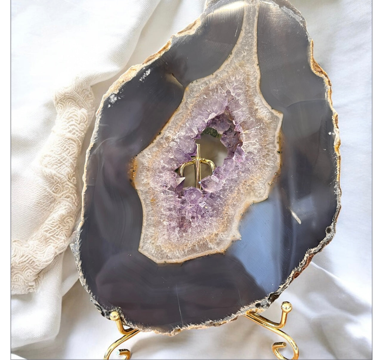 Natural amethyst agate slab with stand 16x13cm