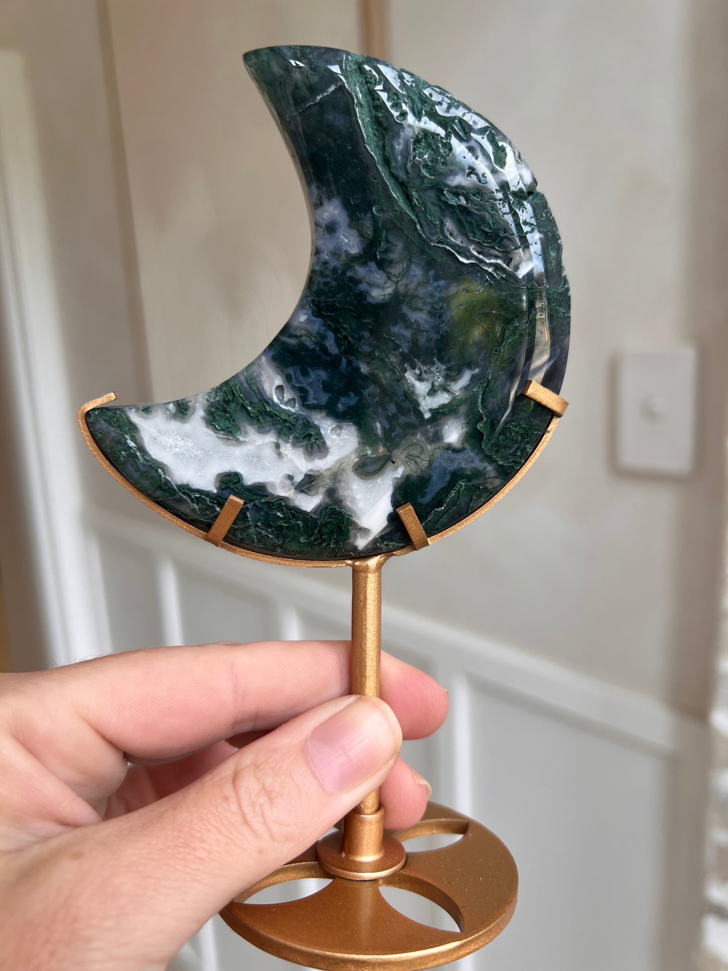Moss agate moon gold stand