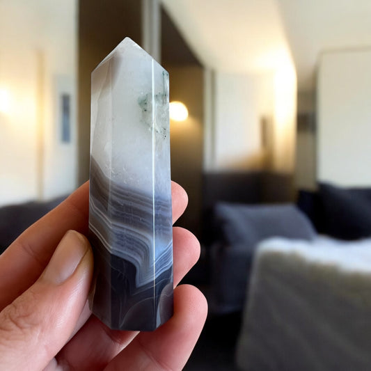 Banded Agate tower moss inclusions G 10cm