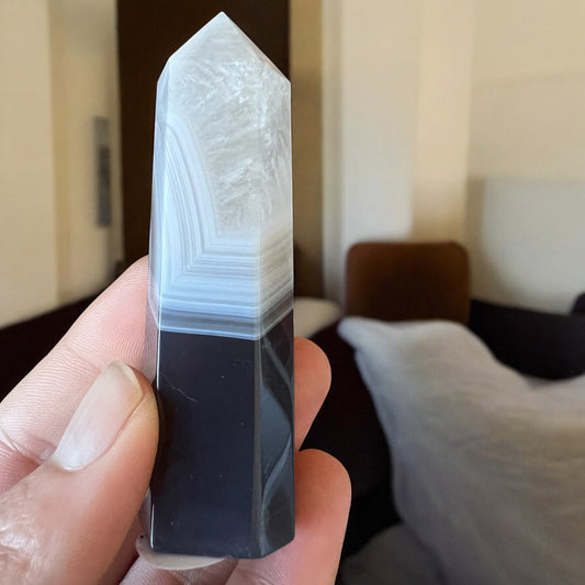 Banded agate tower 10cm J