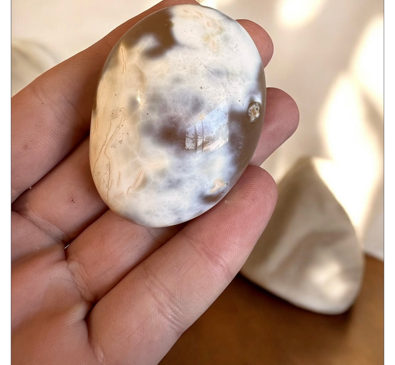 Orca agate palm stone
