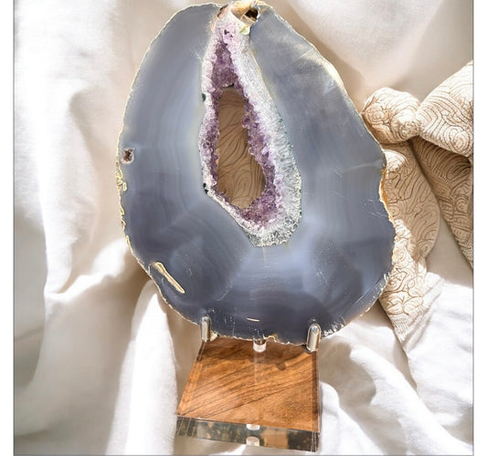 Natural amethyst agate slab with stand 14x12.5cm