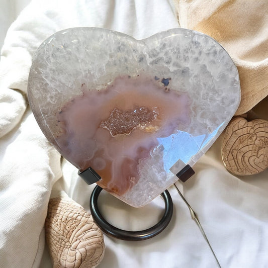 Drusy agate heart & stand