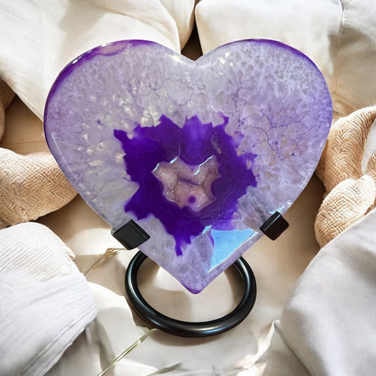 Drusy agate heart (dyed purple) and stand