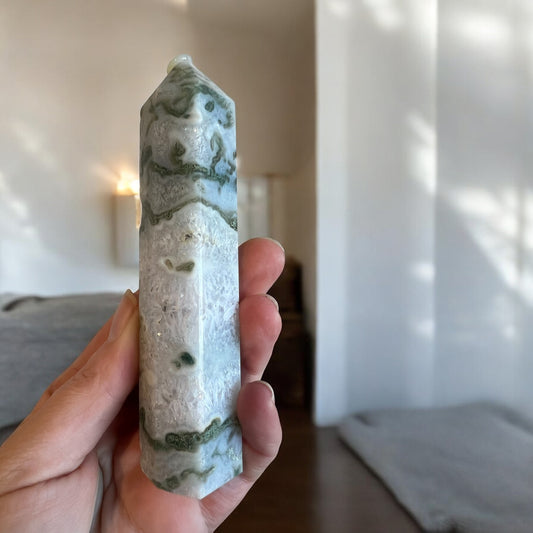 Moss agate tower 12.5cm
