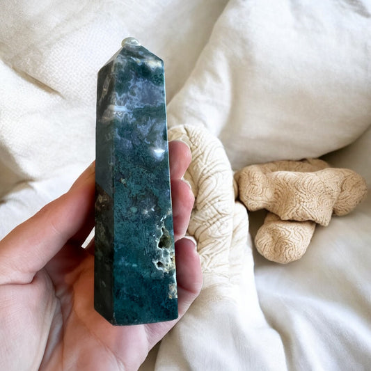 Moss agate tower 11.5cm