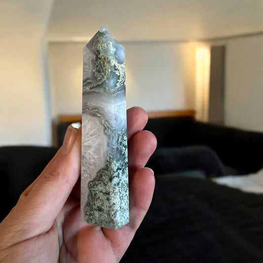 Moss agate tower 11cm