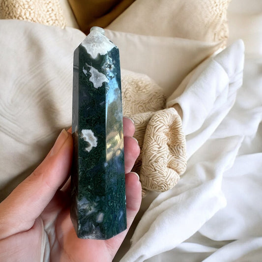 Moss agate tower 11cm