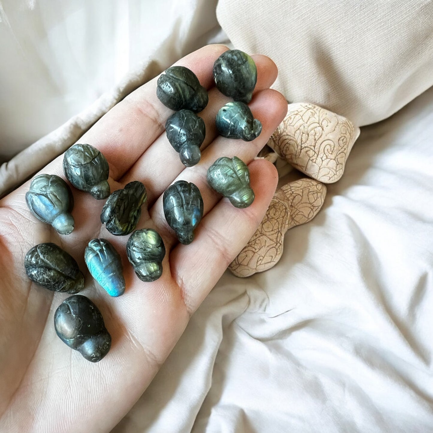 Mini labradorite beetles flashy