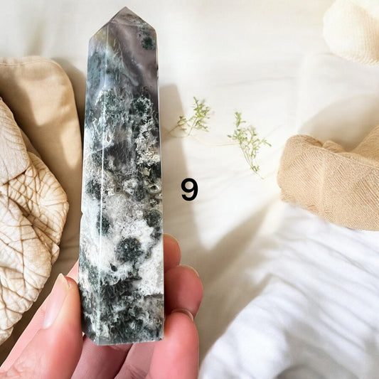 Moss agate tower 10-13cm
