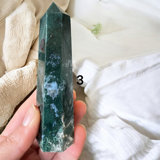 Moss agate tower 10-13cm