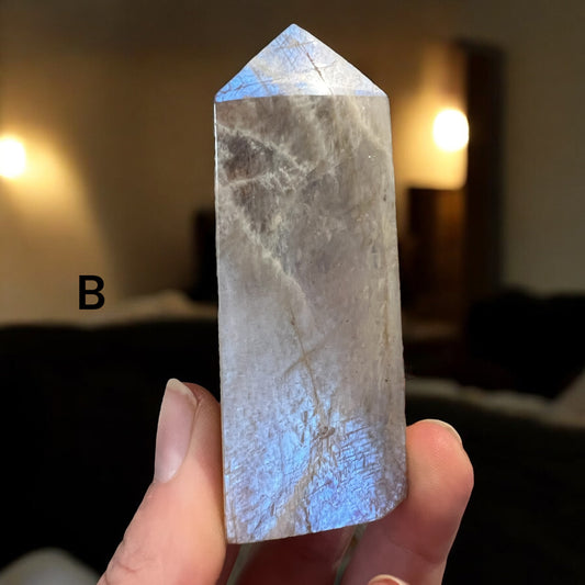 Moonstone tower B 7-10cm