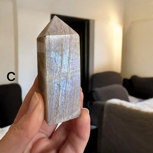 Moonstone tower C 7-10cm