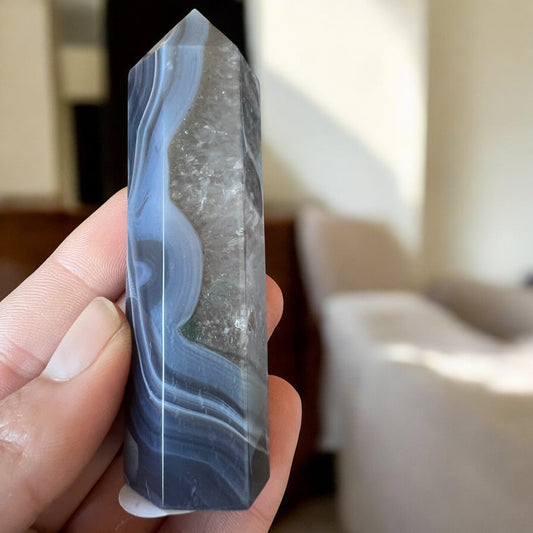 Banded agate tower 10cm Z