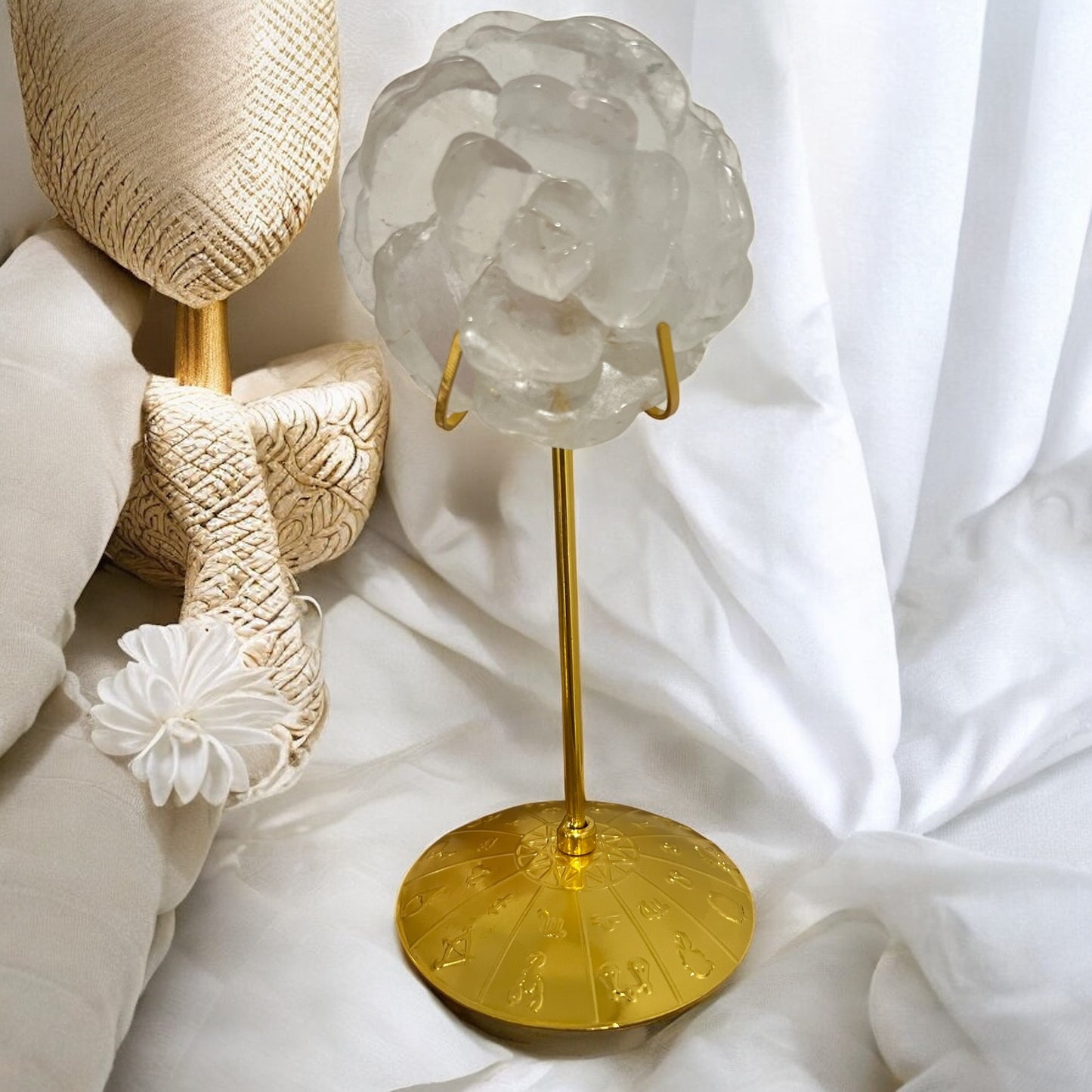 Clear quartz flower gold stand