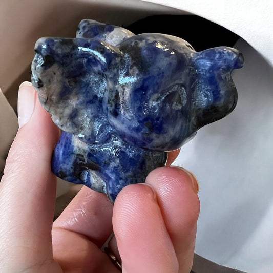 Sodalite flying elephant 3D