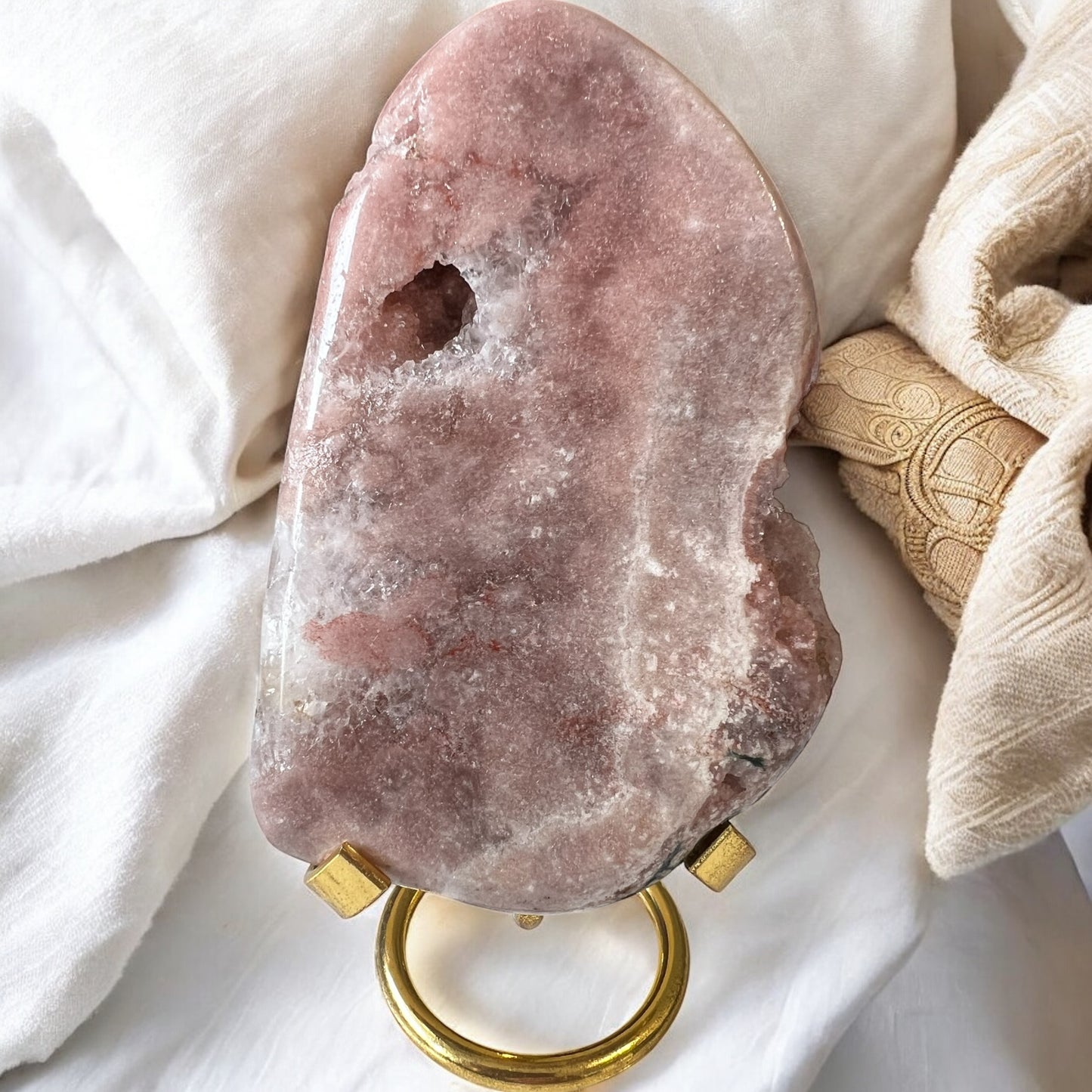Pink amethyst Freeform & stand