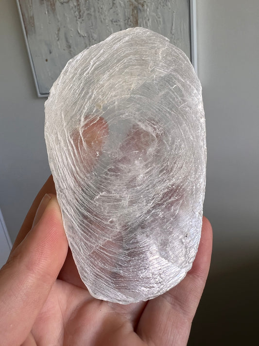 Fingerprint selenite Freeform
