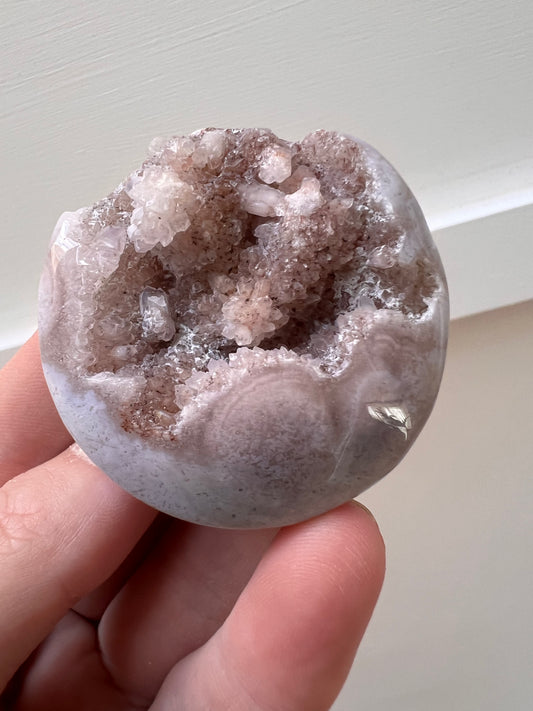 Pink amethyst round palm