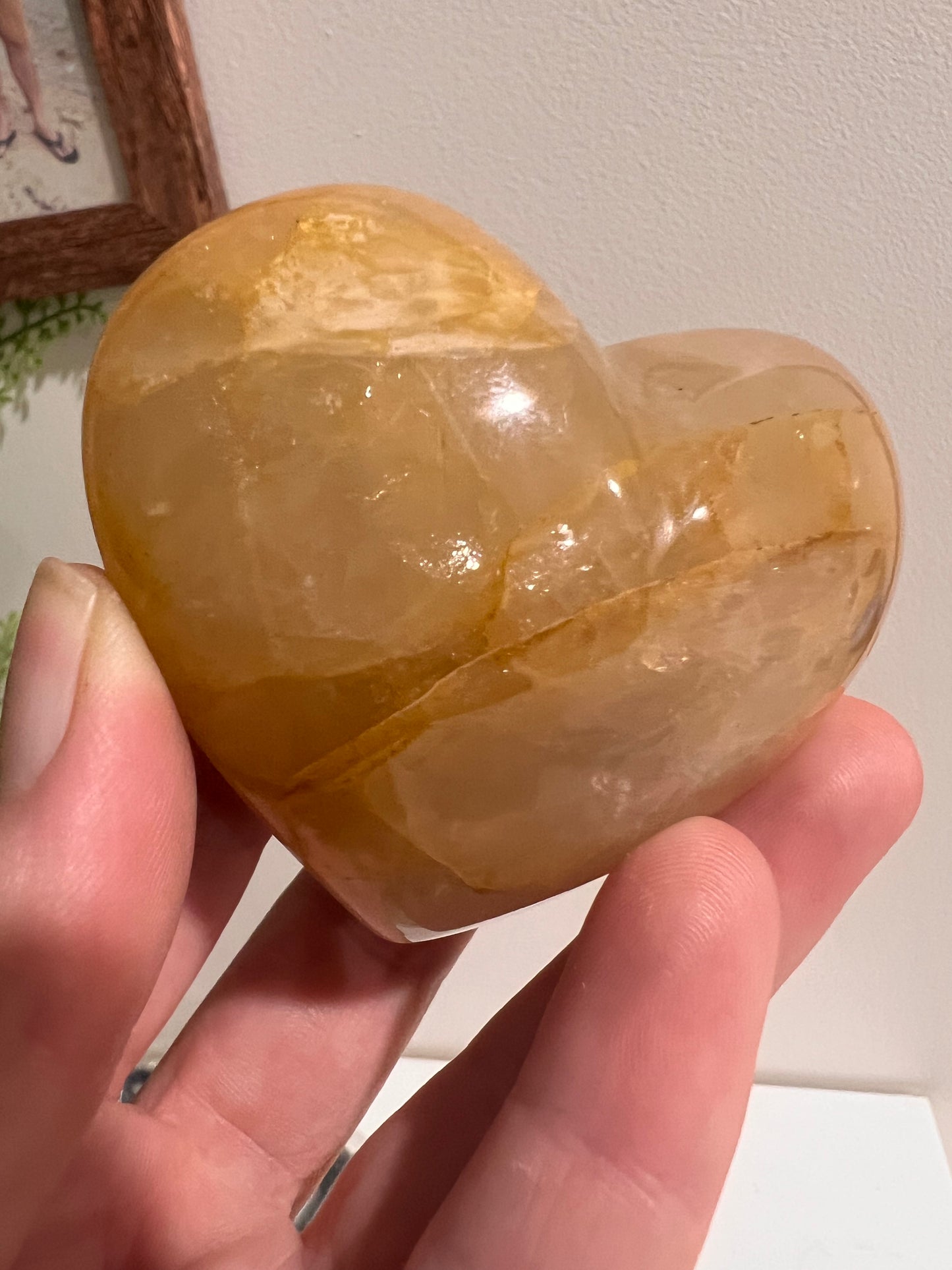 Large Madagascar puffy golden healer heart (25D)
