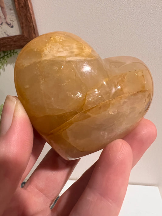 Large Madagascar puffy golden healer heart (25D)
