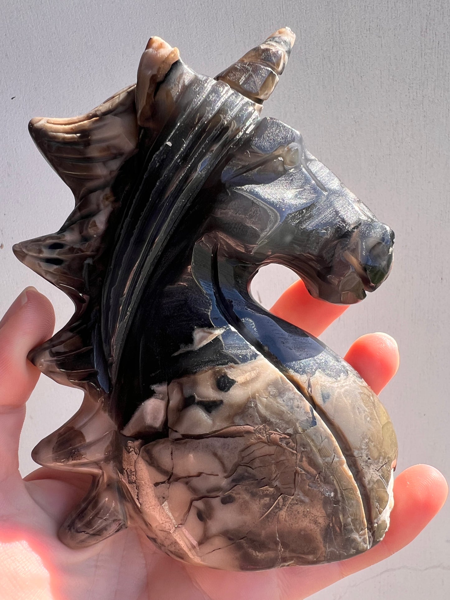 Volcano agate unicorn head (Madagascar) UV reactive