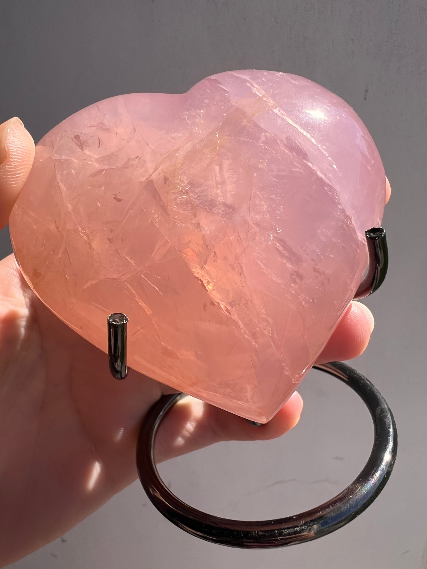 Lavender Rose quartz large heart with stand (Madagascar) 44D