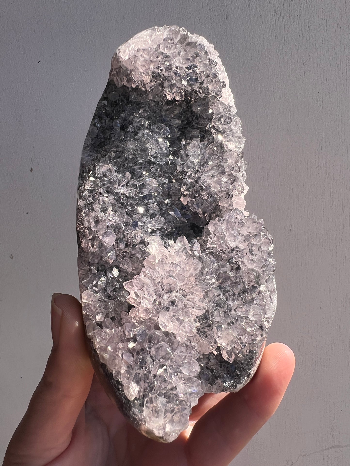 Madagascar amethyst cutbase