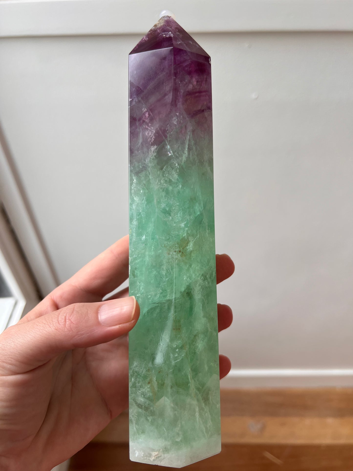 Fluorite Madagascar green tower 22.5cm chunky