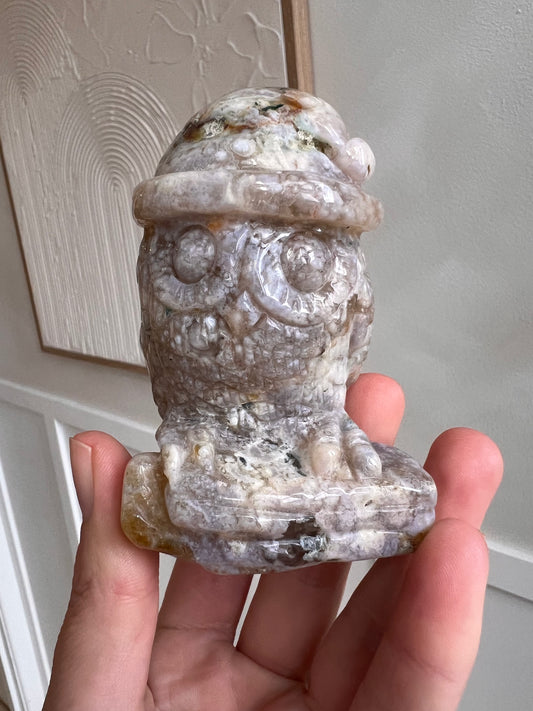 Flower agate owl carving/hat