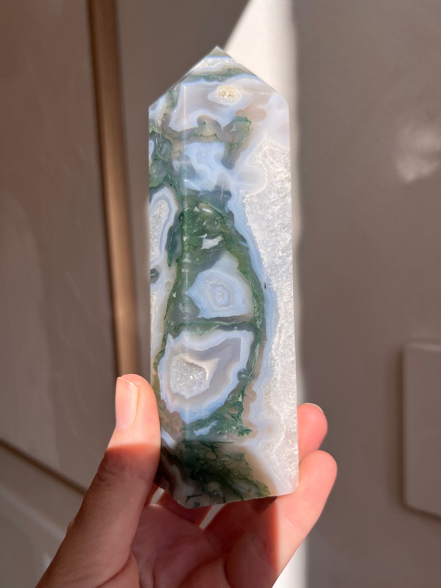 Moss agate tower 19cm chunky