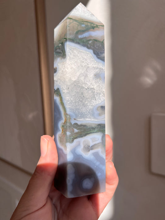 Moss agate tower 19cm chunky