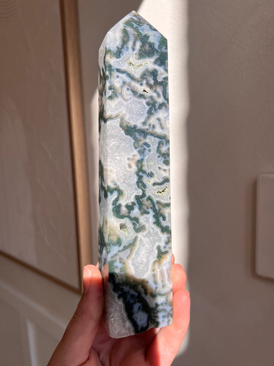 Moss agate tower 22cm chunky