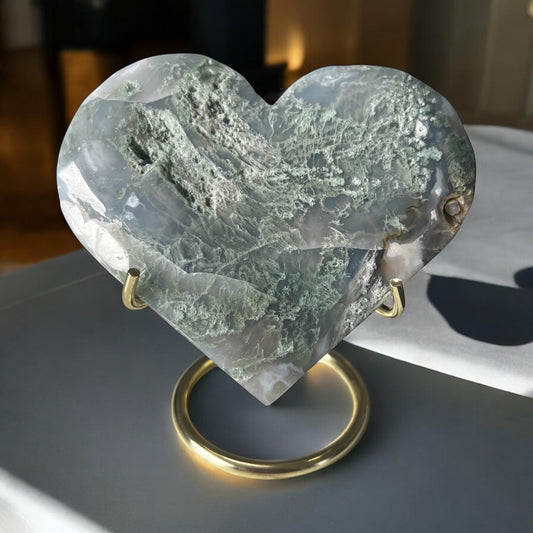 Moss agate heart & gold stand