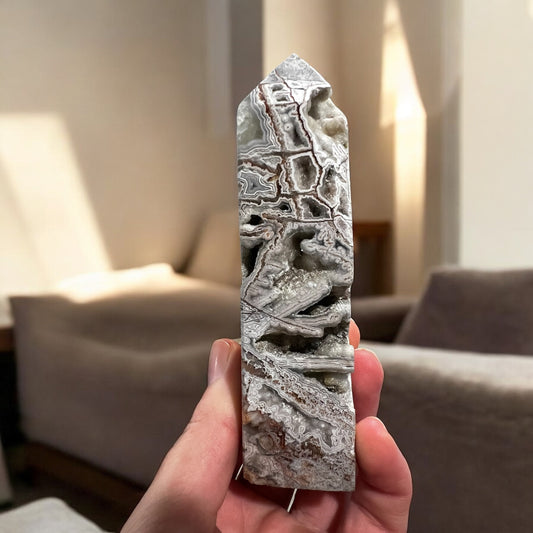 Mexican lace agate tower