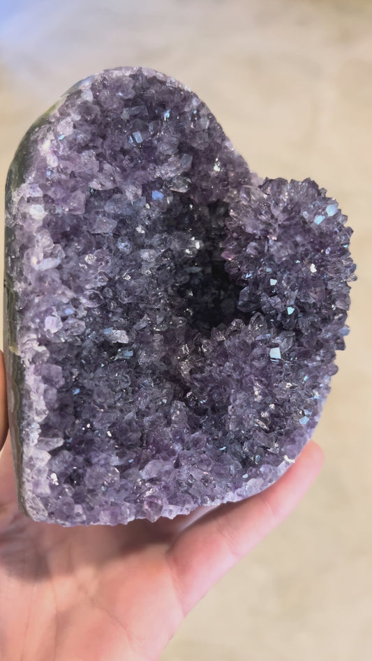 Madagascar amethyst cutbase