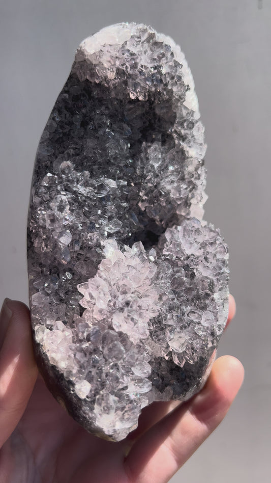 Madagascar amethyst cutbase